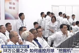 ?76人现场球迷喊话：哈登！明年你要去哪？